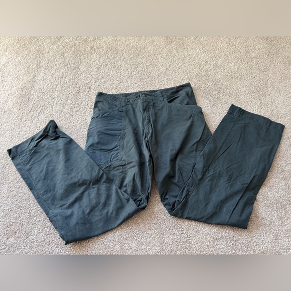Arc’teryxMen’s Cargo Hiking PantsSize 34x35